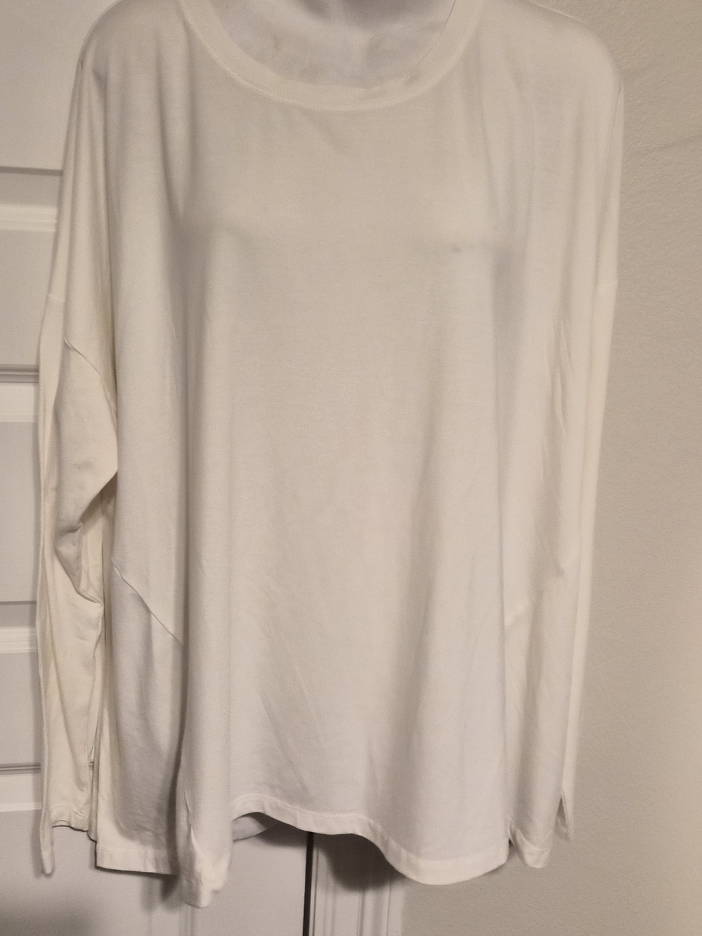 Snoga Athletics White Long Sleeve Oversized Workout Top - Size 1X